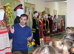Выставка национальных костюмов народов России в г. Покров (отчет)