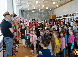 Передвижная выставка национальных костюмов народов Российской Федерации в гор. Петушки (отчет)